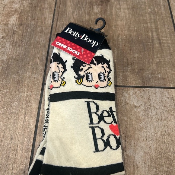 Gold Studded Tumbler with Betty Boop Socks - Picture 3 of 3